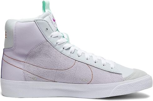Nike boys Blazer Mid '77 Se D (Big Kid) in Saudi Arabia