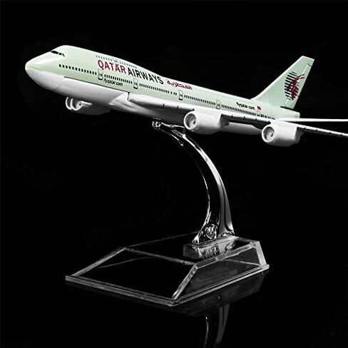 شركة الخطوط الجوية القطرية ش.م.ق.م. B747 سبائك معدنية نماذج هدية عيد ميلاد نماذج الطائرة اللعب in Kuwait