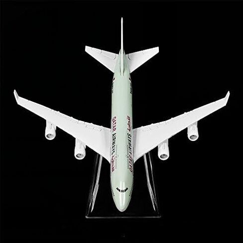 شركة الخطوط الجوية القطرية ش.م.ق.م. B747 سبائك معدنية نماذج هدية عيد ميلاد نماذج الطائرة اللعب in Kuwait