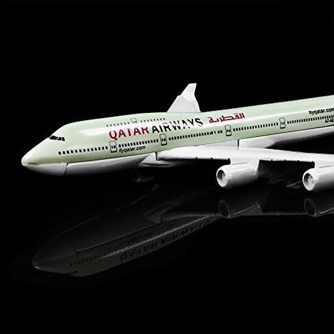 شركة الخطوط الجوية القطرية ش.م.ق.م. B747 سبائك معدنية نماذج هدية عيد ميلاد نماذج الطائرة اللعب in Kuwait