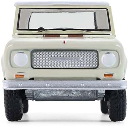 1967 International Scout 800 Sportop كريمي مع خطوط بنية وقمة بيضاء لجميع التضاريس سلسلة 17 1/64 Diecast Model Car من Greenlight 35310B in Kuwait