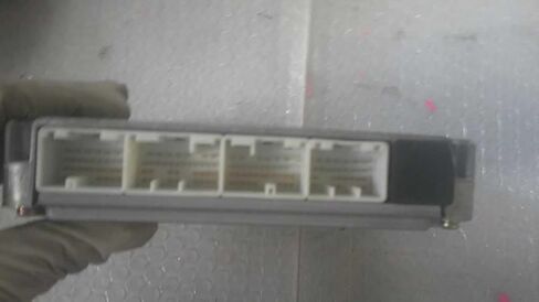 Engine ECM Control Module Fits 04-05 Compatible with Toyota Matrix 89661-02C50 8966102C50 in Kuwait
