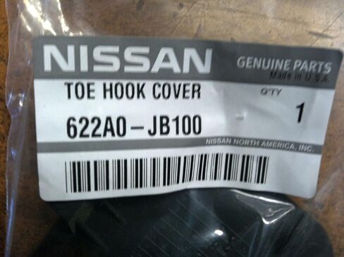 NEW OEM NISSAN ALTIMA COUPE 2008-2009 المصد الأمامي غير مصبوغ غطاء هوك السحب in Kuwait