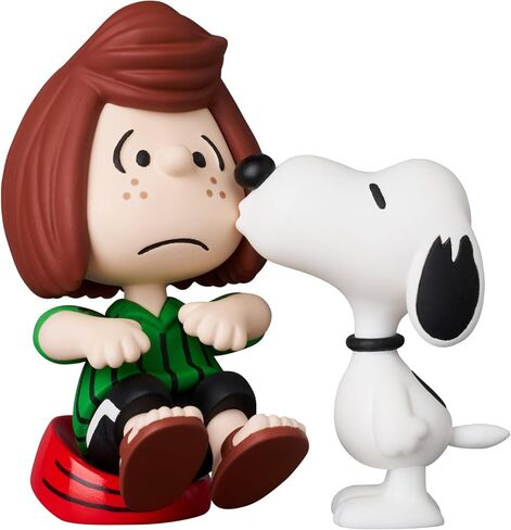 Peanuts: Peppermint Patty & Snoopy Ultra Detail Figure Series 17 in Saudi Arabia