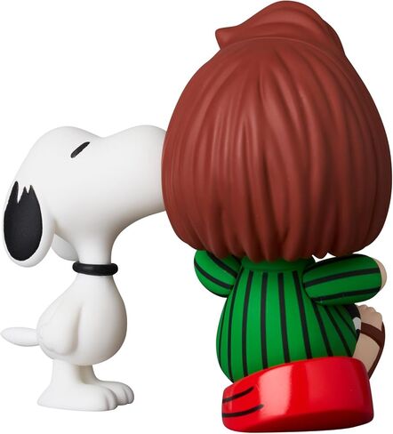 Peanuts: Peppermint Patty & Snoopy Ultra Detail Figure Series 17 in Saudi Arabia