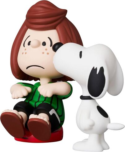 Peanuts: Peppermint Patty & Snoopy Ultra Detail Figure Series 17 in Saudi Arabia