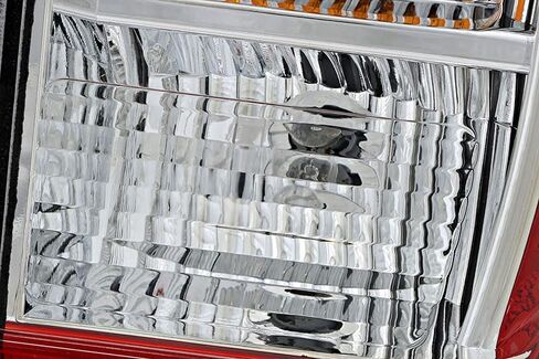 For Nissan NV1500 NV2500 NV3500 2012 2013 2014 2015 2016 2017 2018 Tail Light Lamp Passenger Right Side in Kuwait