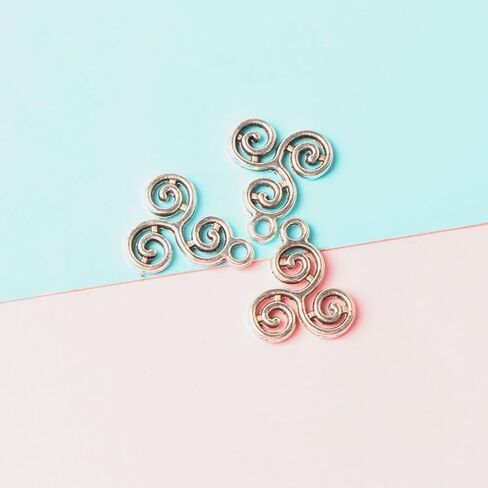 100Pcs Antique Silvery Tone Triquetra Knot Triskele Triskelion Triple Spiral Charms Pendants - Celtic Knot Jewelry Making Accessories for DIY Projects in Saudi Arabia