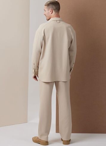 قميص Vogue V2142AA للرجال ذو أكتاف منسدلة وسروال مستقيم مناسب، رمز التصميم V2142، المقاسات 34-36-38-40-42 in Kuwait