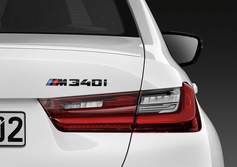حروف BMW باللون الأسود M340I in Kuwait