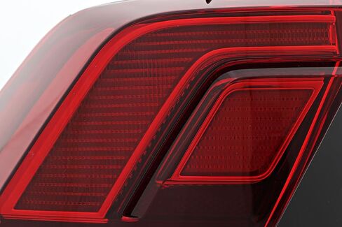 For 2018 2019 2020 2021 2022 2023 Volkswagen Tiguan Taillight Driver Left Side in Kuwait
