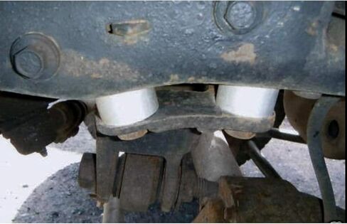 Pan Arm Track Bar Drop Spacers Kit 1999 to 2004 compatible with model Ford F250 F350 4X4 Tapered Spacers included in Saudi Arabia