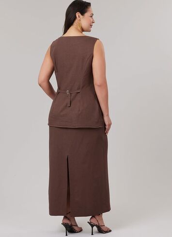 McCall's M8585W2 Women's Fitted Top, Shorts and Skirt Sewing Pattern Packet, Design Code M8585, Sizes 20W-22W-24W-26W-28W in Saudi Arabia