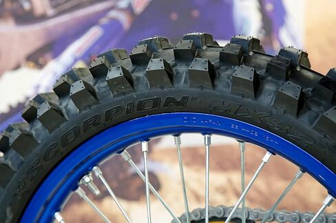 PIRELLI SCORPION MX32 MID SOFT 90/100-16 NHS 51M in Kuwait