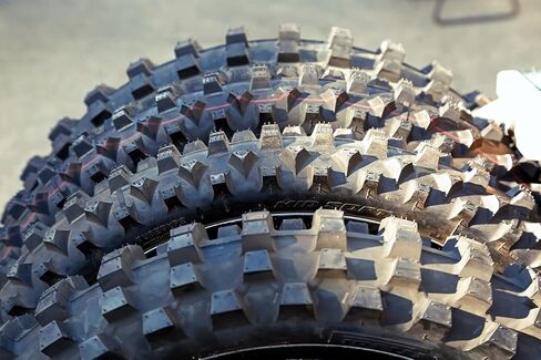 PIRELLI SCORPION MX32 MID SOFT 90/100-16 NHS 51M in Kuwait