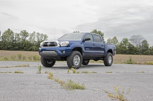 Rough Country Vertex 3" Lift Kit w/Vertex Shocks for 05-23 Toyota Tacoma - 74550 in Kuwait