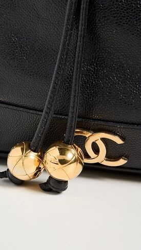 حقيبة دلو برباط CC محبوبة مسبقًا من شانيل، سوداء، مقاس واحد in Kuwait