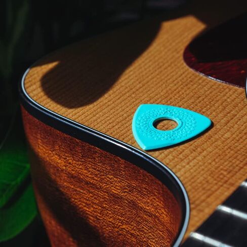 Bog Street Axe Blade Light Ergonomic, 3-Sided Guitar Pick. - One .5mm standard tip and Two 1.5mm Jazz style tips. (6-Pack) in Kuwait