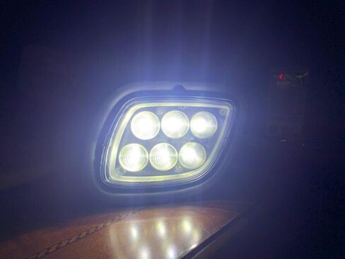 Bumper LED Fog Light Grille Deer Guard Set for Freightliner Cascadia 08-16 in Saudi Arabia