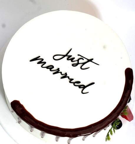 Just Married Acrylic Cake Topper, Black Acrylic Wedding Toppers,Mr & Mrs Cake Topper for Bridal Shower Anniversary Wedding Engagement Bachelorette Party Decorations in Saudi Arabia