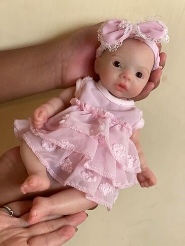 10inch Cute Can Open Mouth Reborn Baby Doll Full Body Silicone Girl Anatomically Correct Newborn Dolls with Dress in Kuwait