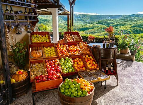 Ravensburger Fruit Market, Croatia 500 Piece Puzzle for Adults in Kuwait