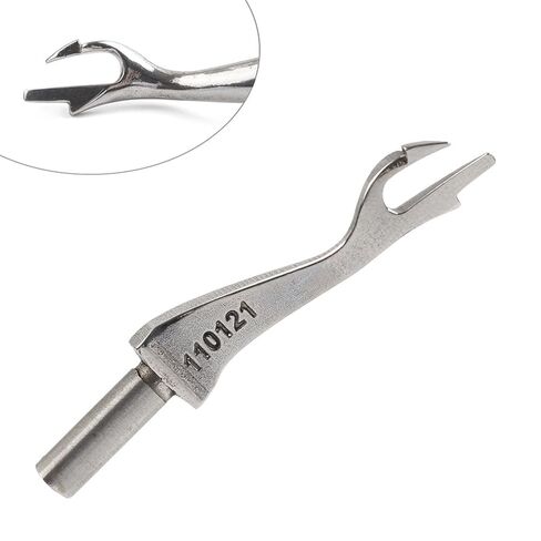 1 قطعة 110121001 Looper Steel Silver لـ Brother CM2-B931 B932 الصناعية الثقيلة هيمينغ أعمى غرزة هيمر آلات الخياطة، الجزء الصناعي in Kuwait