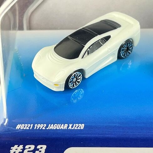 Micro Machines 2021 Series 6 Starter Pack #23 Micro Track Day - 1992 Jaguar XJ220, 2010 Corvette C6 Z06, McLaren P1 in Saudi Arabia
