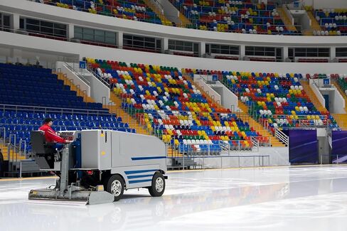 Grip Studs 1400 - Authentic Screw-in Traction for Ice Resurfacer Tires, Solid Tungsten Carbide Core, The Traction You Need to Get The Job Done with Your Ice Resurfacer Machine - Includes Tool in Saudi Arabia