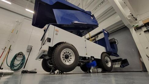 Grip Studs 1400 - Authentic Screw-in Traction for Ice Resurfacer Tires, Solid Tungsten Carbide Core, The Traction You Need to Get The Job Done with Your Ice Resurfacer Machine - Includes Tool in Saudi Arabia