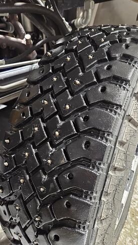 Grip Studs 1400 - Authentic Screw-in Traction for Ice Resurfacer Tires, Solid Tungsten Carbide Core, The Traction You Need to Get The Job Done with Your Ice Resurfacer Machine - Includes Tool in Saudi Arabia