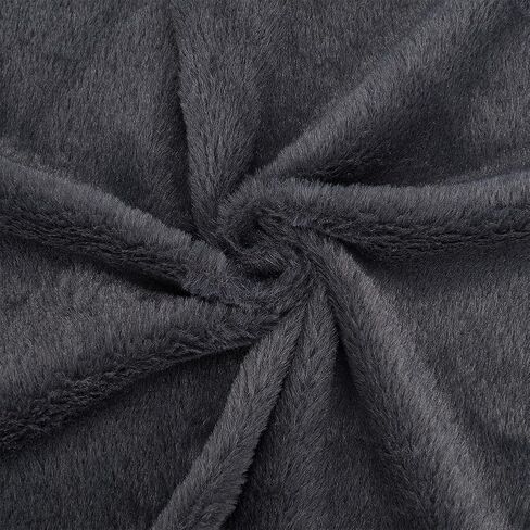 BENECREAT 19.7×63 Inch White Short Hair Faux Fur Fabric, Pre-Cut Craft Fur Fabric, Shaggy Fur Patches for Halloween Christmas Crafts, Costumes, Rugs, Pillows and Decorations in Kuwait