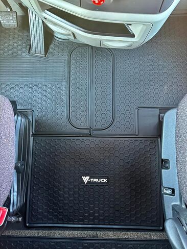 Rubber Floor Mat Set – Compatible with Peterbilt 579 & 567 Semi Trucks – Custom-Fit Heavy-Duty Rubber Floor Mats, All-Weather Protection, Easy to Clean, Full Cab Coverage in Saudi Arabia