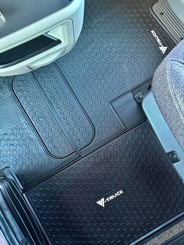 Rubber Floor Mat Set – Compatible with Peterbilt 579 & 567 Semi Trucks – Custom-Fit Heavy-Duty Rubber Floor Mats, All-Weather Protection, Easy to Clean, Full Cab Coverage in Saudi Arabia