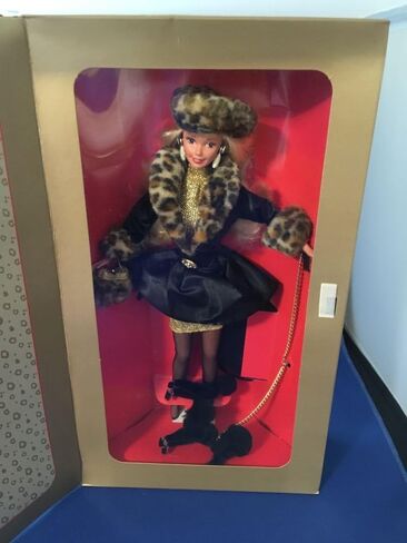 Barbie Shopping Chic Spiegel Doll Limited Edition in Kuwait