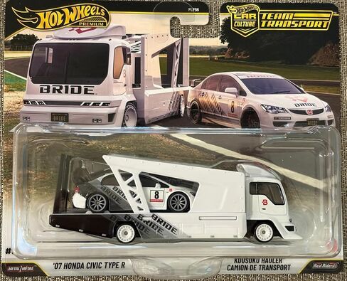 Hot Wheels Premium Car Culture Team Transport Bride '07 Honda Civic Type R مع Kousoku Hauler، مجموعة مكونة من قطعتين in Kuwait