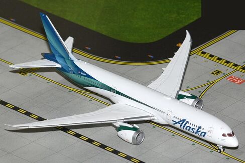 GeminiJets GJASA2400 Alaska Airlines Boeing 787-9 N784HA; Scale 1:400 in Kuwait