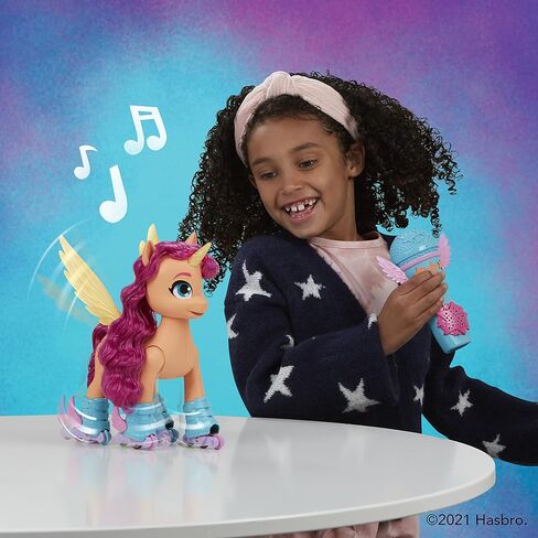 My Little Pony: فيلم الجيل الجديد Sing 'N Skate Sunny Starscout - لعبة تفاعلية بجهاز تحكم عن بعد مقاس 9 بوصات مع 50 تفاعلًا وأضواء in Kuwait