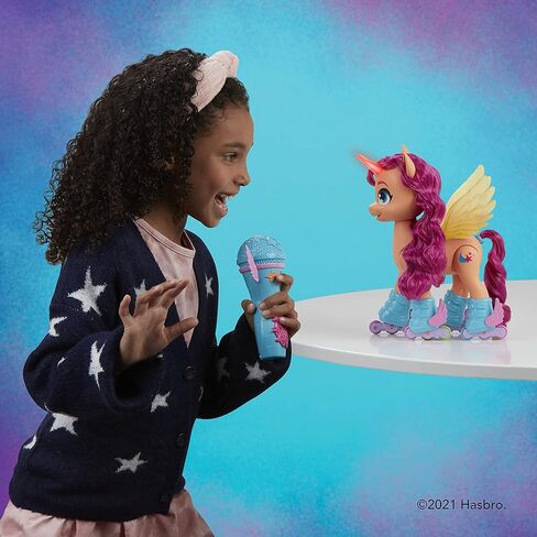 My Little Pony: فيلم الجيل الجديد Sing 'N Skate Sunny Starscout - لعبة تفاعلية بجهاز تحكم عن بعد مقاس 9 بوصات مع 50 تفاعلًا وأضواء in Kuwait