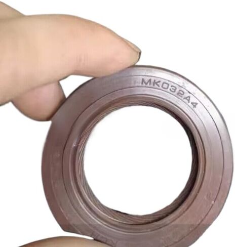 1pcs new MK032A4 Transmission front oil seal in Saudi Arabia