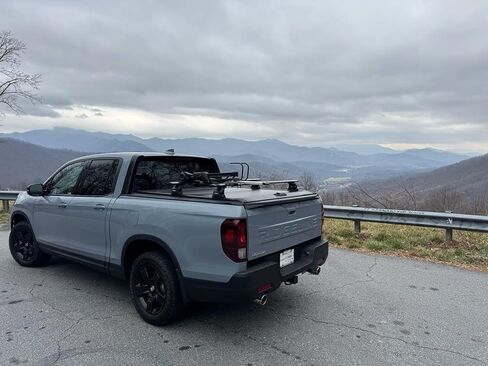 Heavy-Duty Truck Bed Rack Cross Bars,69" Aluminum T-Slot Bars(2PCS),Fits Full&Mid-Size Pickup Trucks,Fits Tonneau Covers with T-Slot Channels Only,400lbs Capacity,4 Load Stoppers,Lockable (Black) in Kuwait