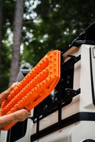 DVA Universal Recovery Board Mounting System – Fits MaxTrax MKII, Lite & More in Saudi Arabia