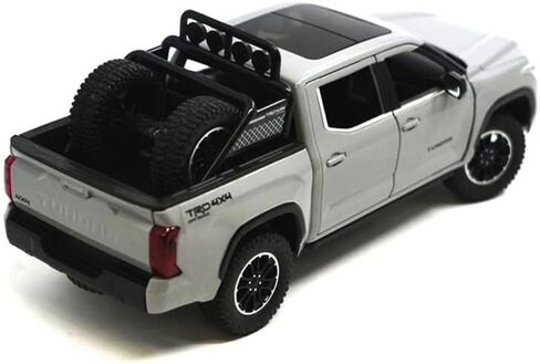 2024 تندرا TRD للطرق الوعرة 4 × 4 أسمنت رمادي 1/24 مقياس دييكاست نموذج سيارة العرض in Kuwait