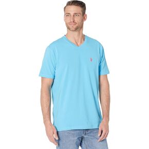 يو اس بولو اسن. تي شيرت بأكمام قصيرة ورقبة على شكل حرف V in Kuwait