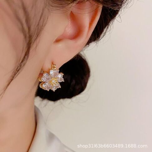 Meow Stone Ear Buckle Double sided Wearing Sweet and Unique Design Charm Earrings in Kuwait