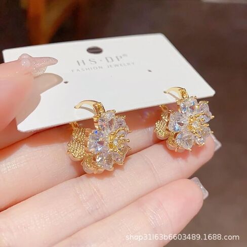 Meow Stone Ear Buckle Double sided Wearing Sweet and Unique Design Charm Earrings in Kuwait