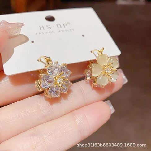Meow Stone Ear Buckle Double sided Wearing Sweet and Unique Design Charm Earrings in Kuwait