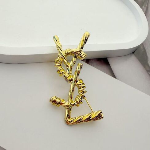 Gold-Tone Abstract Knot Brooch for Women, Vintage Style Twisted Metal Pin, Elegant Scarf Shawl Collar Brooch, Fashion Jewelry Accessory for Dresses Coats Sweaters in Kuwait