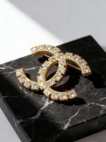 Gold Rhinestone Double Loop Brooch Pin for Women, Elegant Interlocking Circle Crystal Brooch, Fashion Jewelry Lapel Pin for Dress Coat Scarf Wedding Party Gift in Kuwait