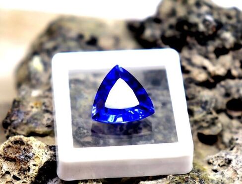 9.3Ct Natural Trillion Cut Blue Tanzanite Gemstone Certified Faceted Loose Gemstone for Jewellery Making in Saudi Arabia